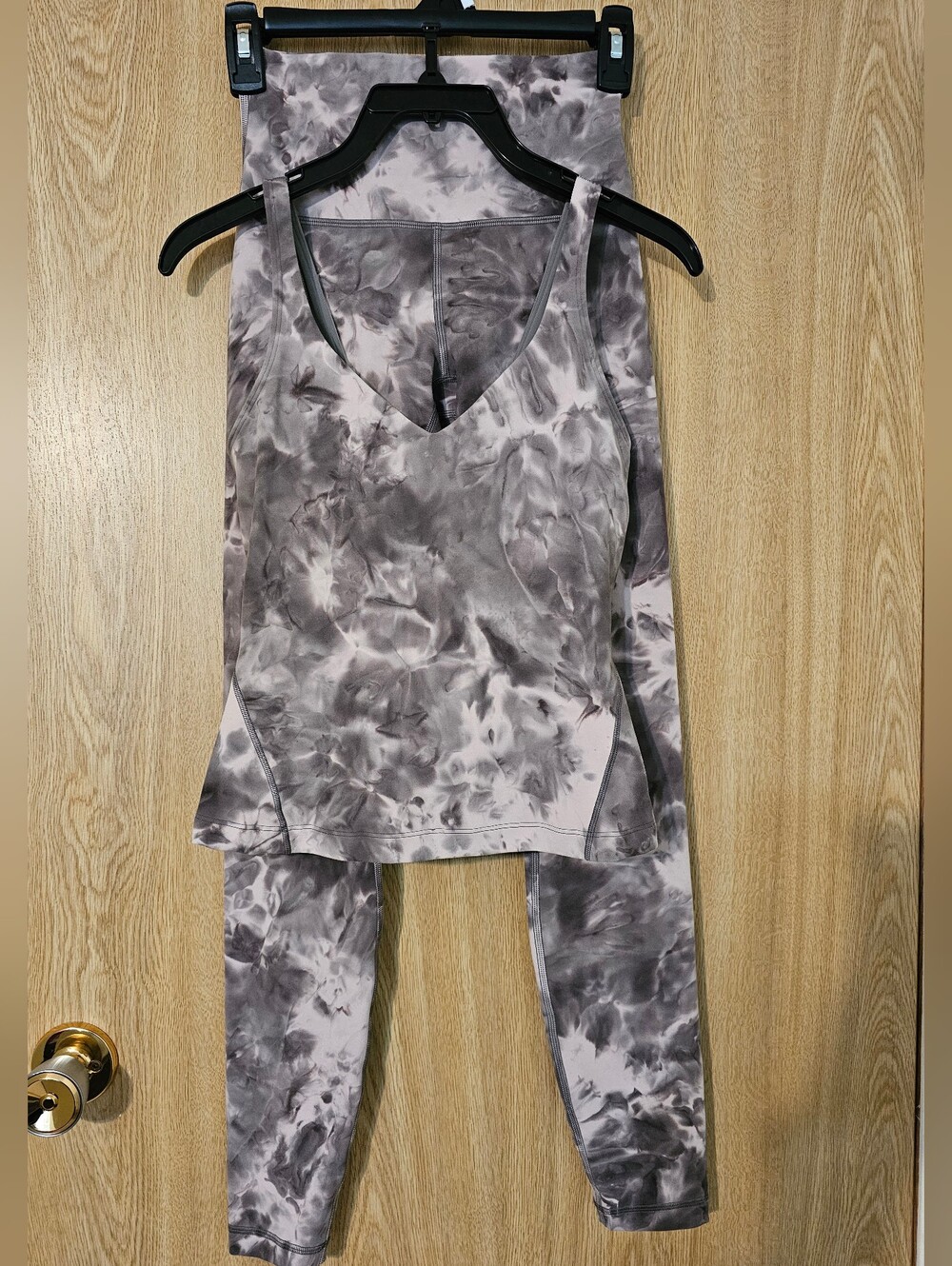 Lululemon 2 Piece Pink Gray Tie Die Workout Wear Top and Bottom Size 4